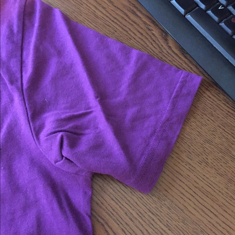 Adidas tee - Picture 5 of 7
